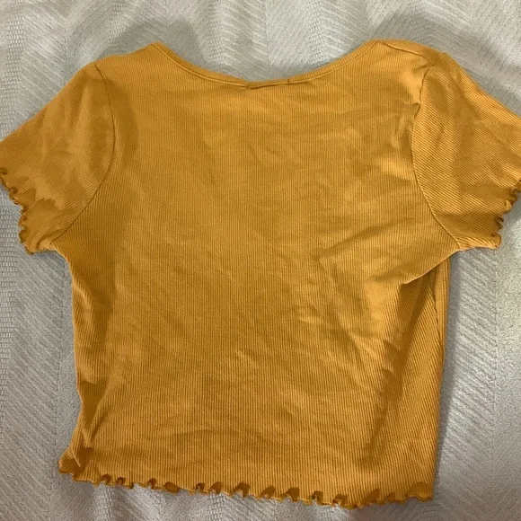 Bozzolo Yellow Crop Top - Picture 4 of 5